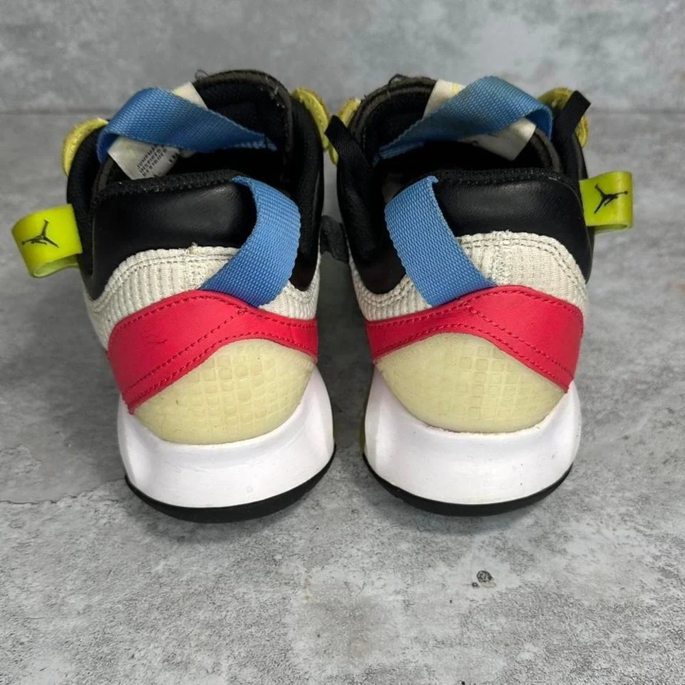 Nike Air Jordan MA2 Youth Size 7  Wht Coast Big CW6594 110 Multicolor‎ Sneakers